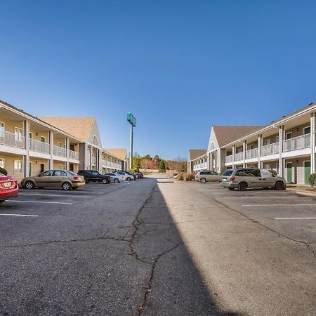 Hometowne Studios By Red Roof Spartanburg - Asheville Highway Southern Shops ภายนอก รูปภาพ