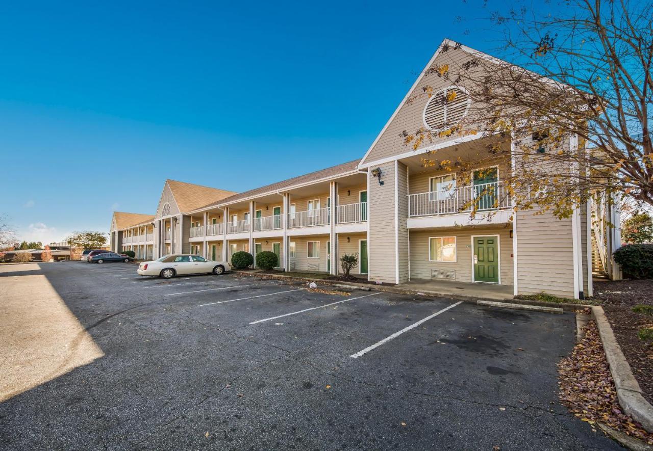 Hometowne Studios By Red Roof Spartanburg - Asheville Highway Southern Shops ภายนอก รูปภาพ